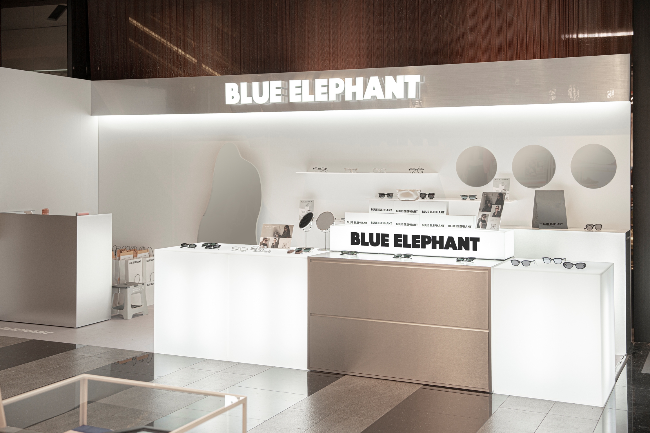 BLUE ELEPHANT 2號店