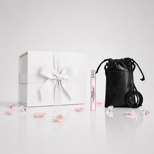 願你好運香隨【Maison Margiela】讓愛隨行禮盒 [收禮者自選10ml淡香水] +品牌皮革手機小包 | 好運禮首推 | 送女生 | 送男生 | 生日禮物 | 七夕情人節