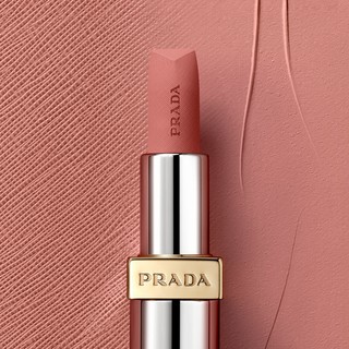 【PRADA】【專屬刻字】主打色選🩷革紋極霧唇膏 P60 裸棕粉| 獨家享禮袋 |解構粉系列|訂製刻字禮|生日禮物
