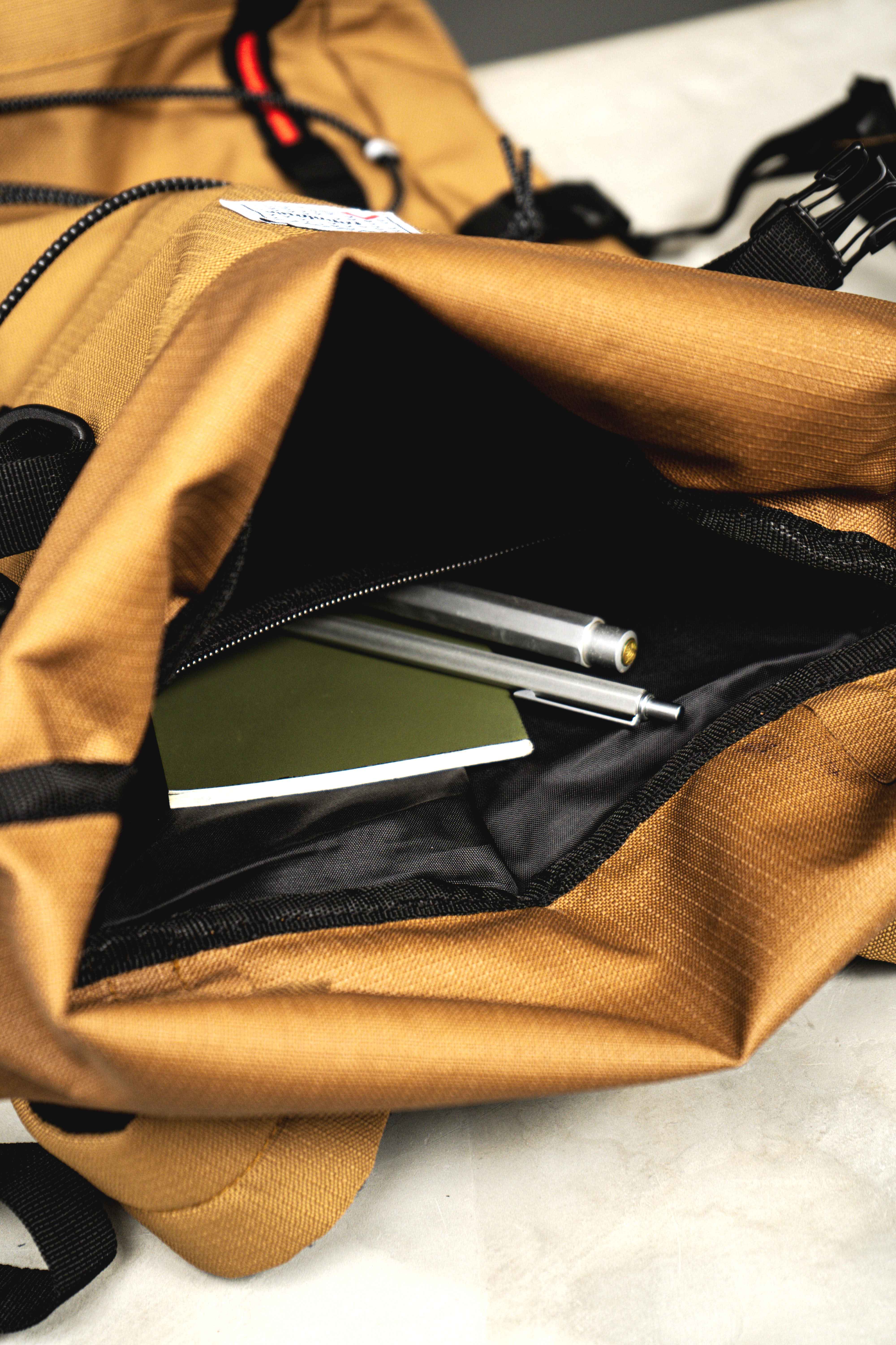 topologie】Urbex Rolltop 卷蓋後背包推薦| LINE禮物| LINE購物